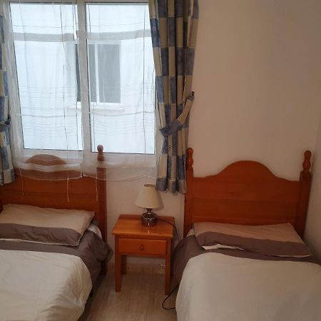 Apartment Close To All Amenities ตอร์เรเวียคา ภายนอก รูปภาพ